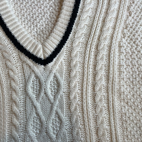 ABERCROMBIE & FITCH Tipped Slouchy Cable V-Neck Sweater Chunky Boxy Fit Preppy - Picture 3 of 12